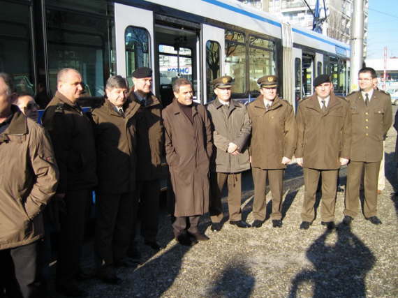 ZUBZH NATO Tramvaj casnici i Bandic